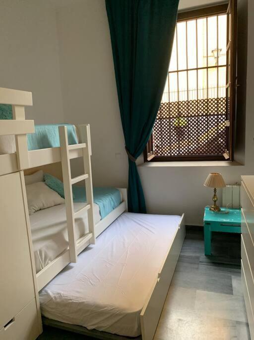 Beautiful Silent Apartment Private Parking Sevilla Exterior foto